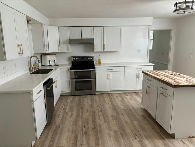 Building Photo - 1317 Fieldcrest