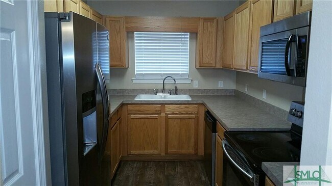 Building Photo - 1003 Towne Park Dr W