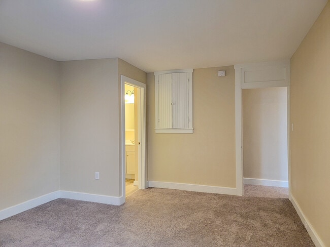 Building Photo - 317 W Main St