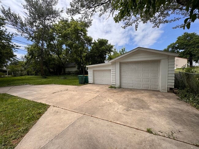 Building Photo - 19 Stryker Ave