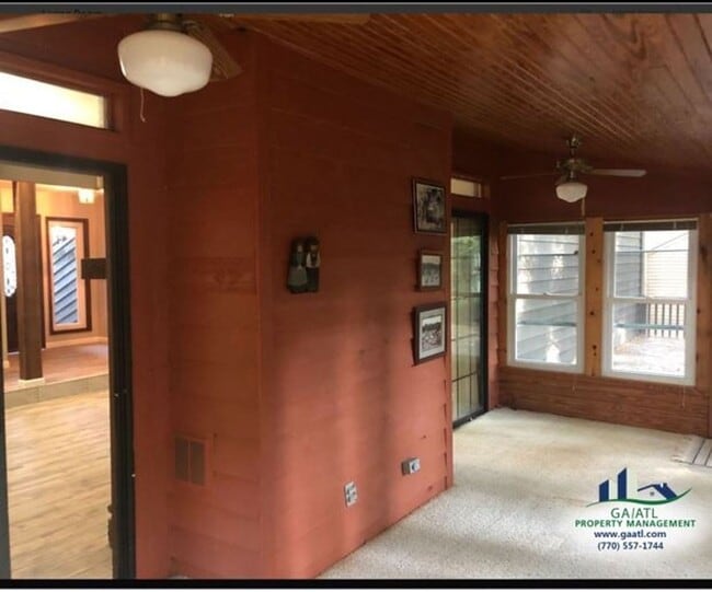 Building Photo - Spacious home in Stone Mountain with sunroom