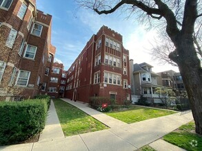 Building Photo - 1335 W Carmen Ave