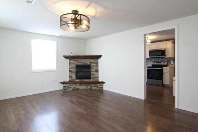 Building Photo - 302 S Frisco St