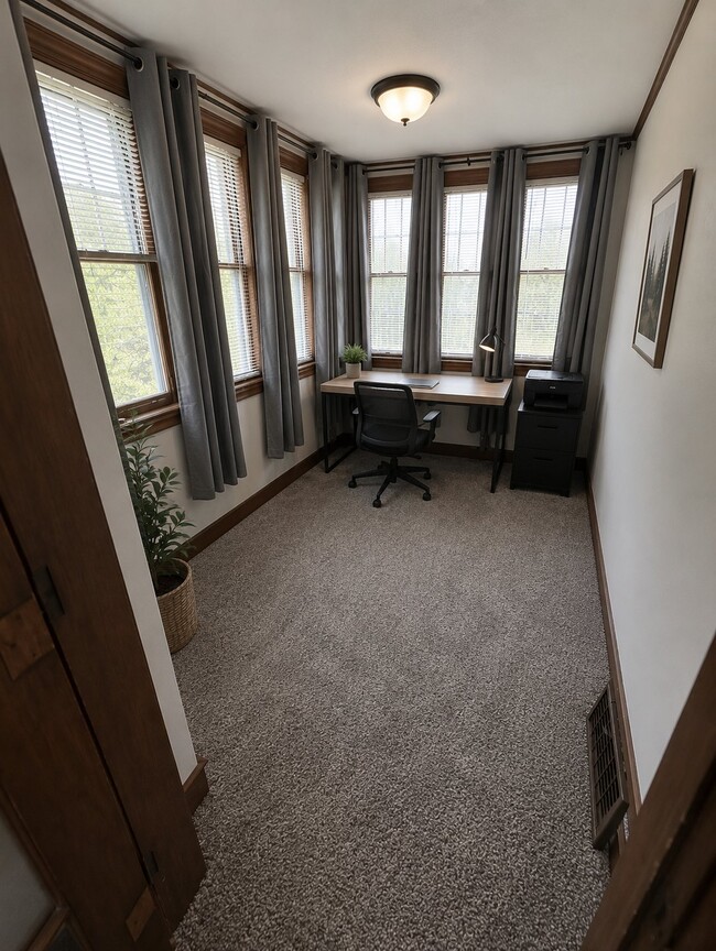 Foto del edificio - 2622 Ridge Ave