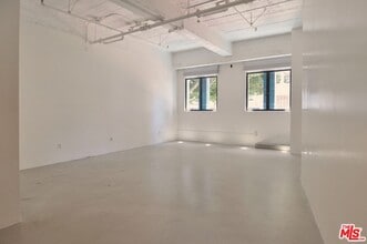 Building Photo - 849 S Broadway
