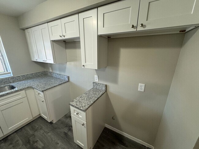 Foto del edificio - 1514 Clearlake Rd