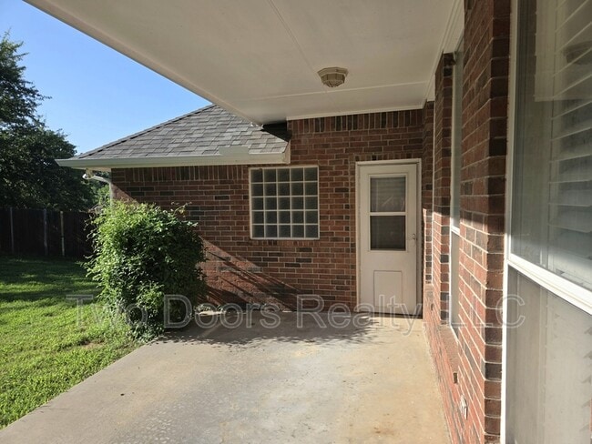 Building Photo - 748 Tuscany Way