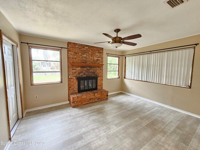 Building Photo - 2640 Dutton Dr