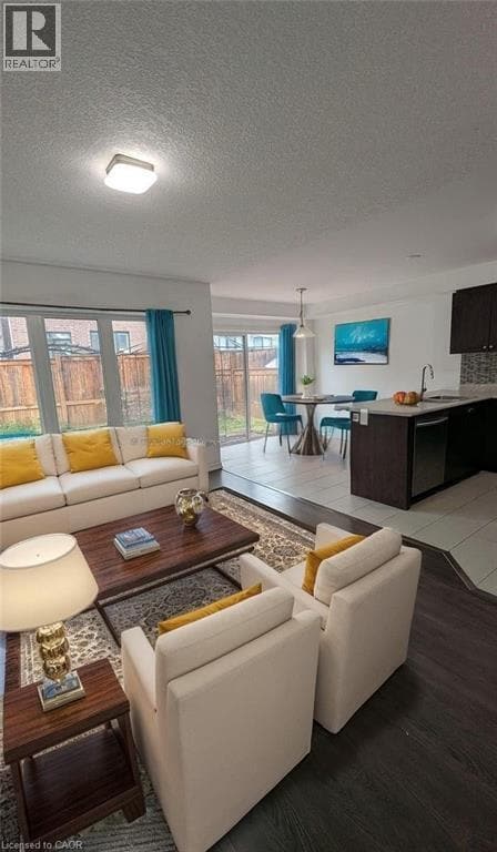 Building Photo - 19 Cromarty Ave