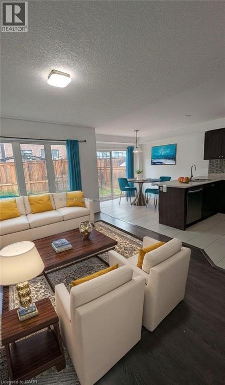 Photo du bâtiment - 19 Cromarty Ave