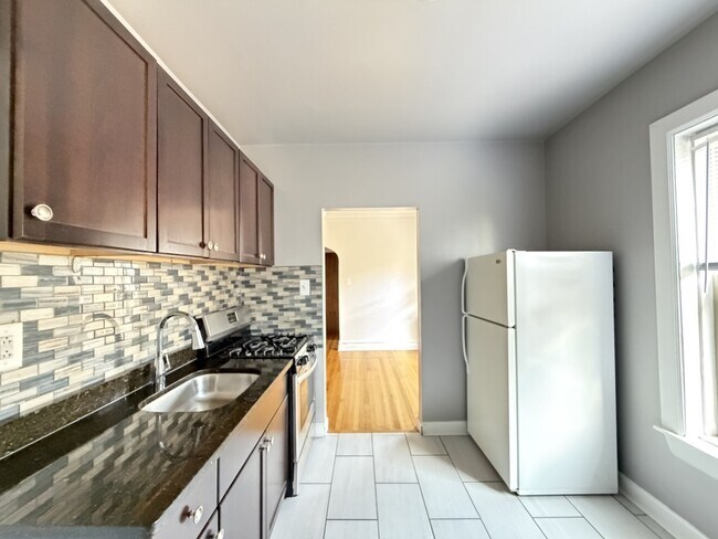 Foto del edificio - 6328 N Magnolia Ave
