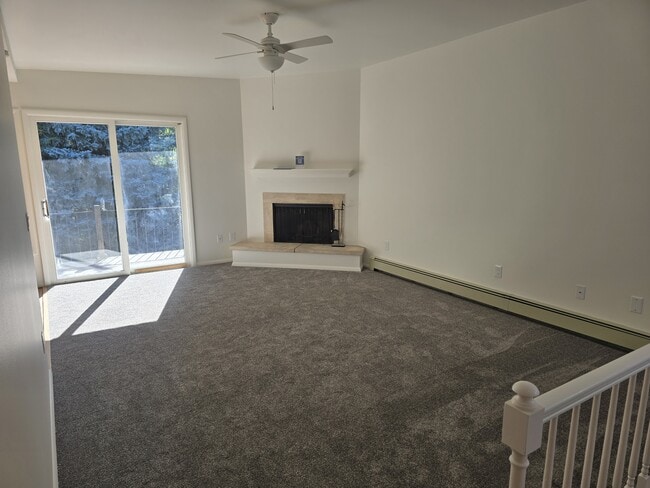 Building Photo - 708 S 16th Ave