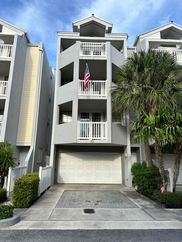 Building Photo - 43 Seaside Dr