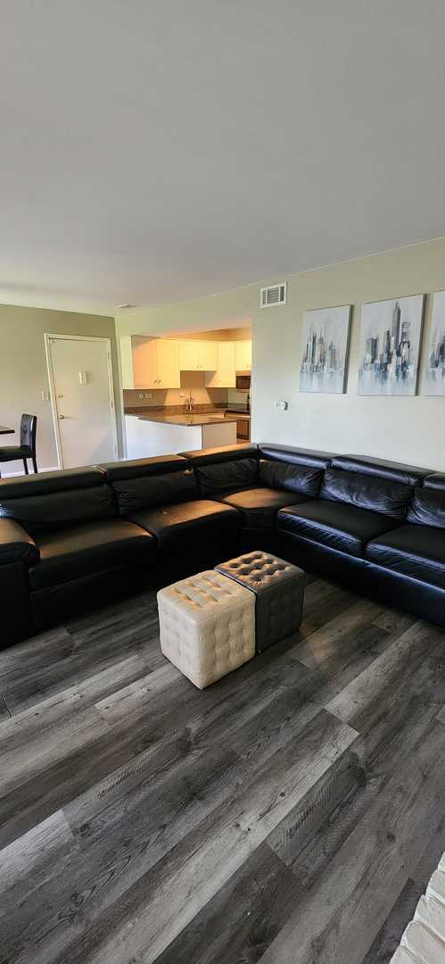 Foto del edificio - 5542 E Lake Dr