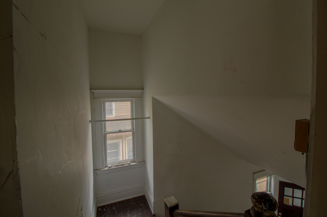 Building Photo - 809 Oak St