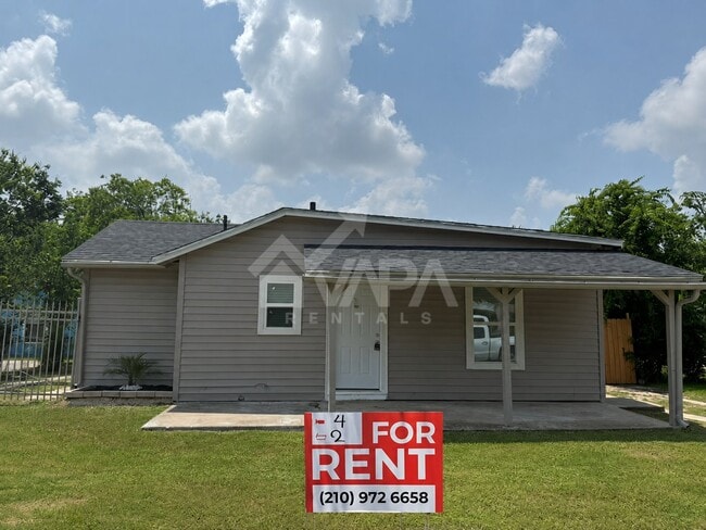Building Photo - 242 Glamis Ave