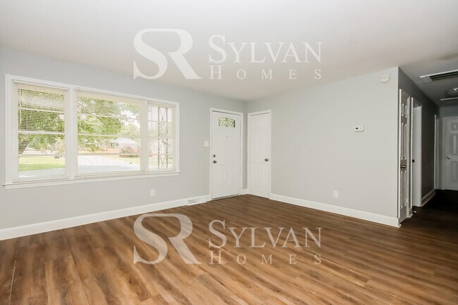 Foto del edificio - Lease today! No extra charge for contentme...
