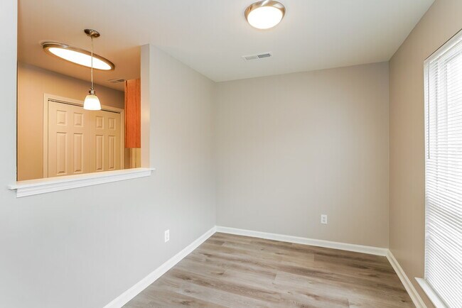 Foto del edificio - 132 Summerlake Pl