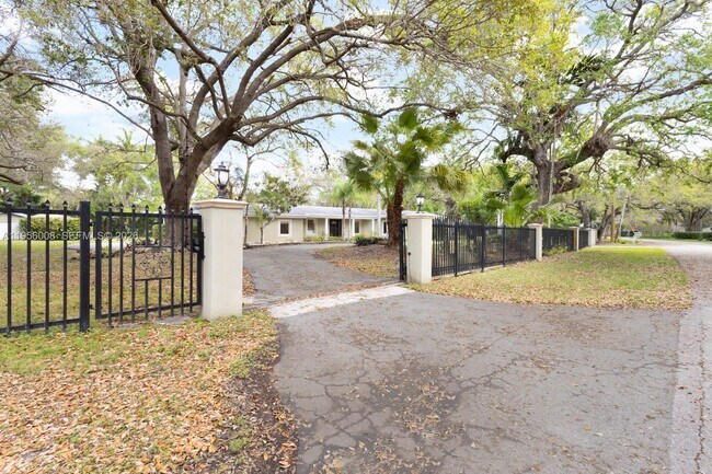 Building Photo - 6551 SW 126th St