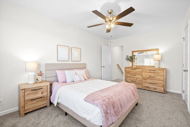 Foto del edificio - 2 Bedroom Condo For Rent Near Riverside Dr...