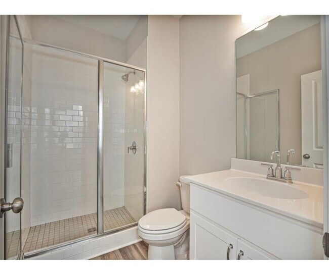 Building Photo - 2447 Folly Ln