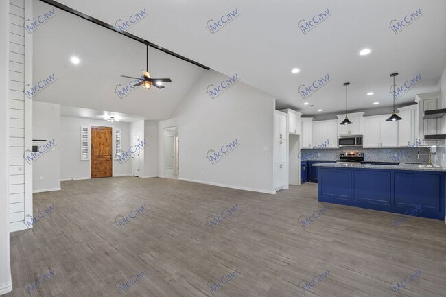 Foto del edificio - 2524 Creek Dr
