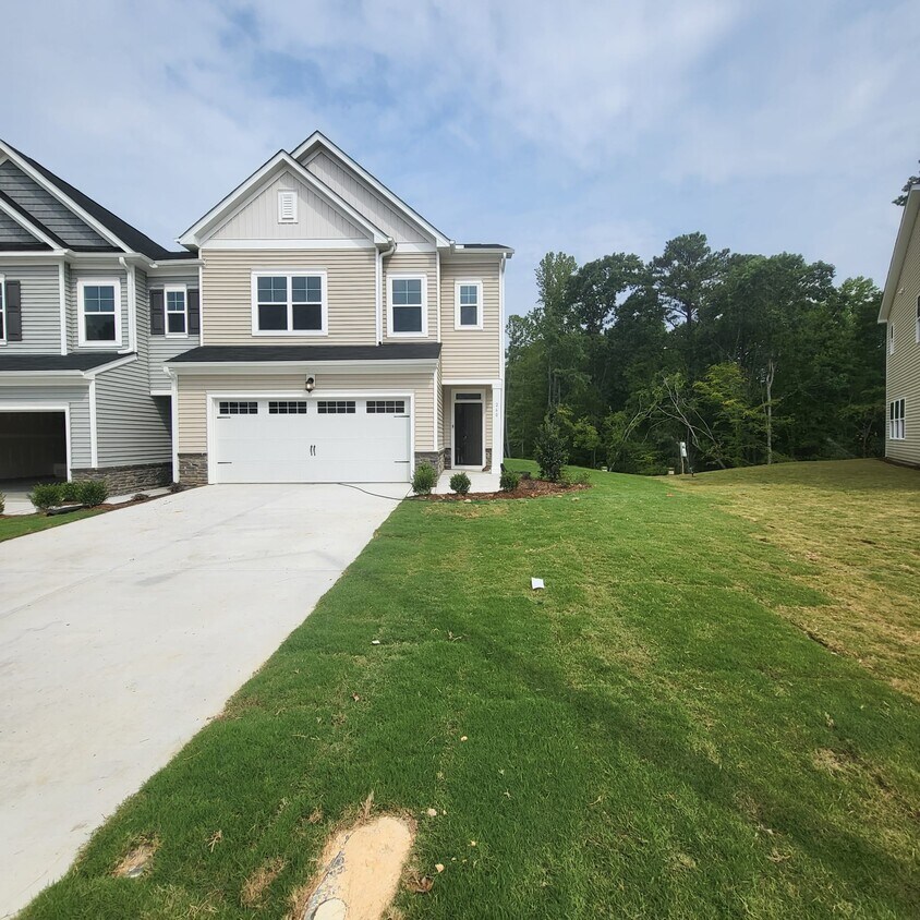 260 Hiking Hl Ln, Garner, NC 27529 Townhouse for Rent in Garner, NC