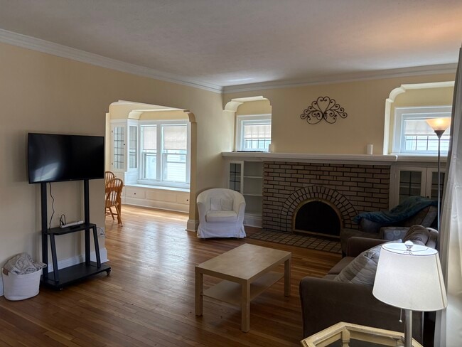 Living Room - 2211 Eldred Ave