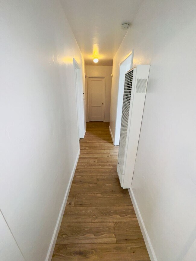 Foto del edificio - 3 bedroom 2 bath Detached 2 car garage