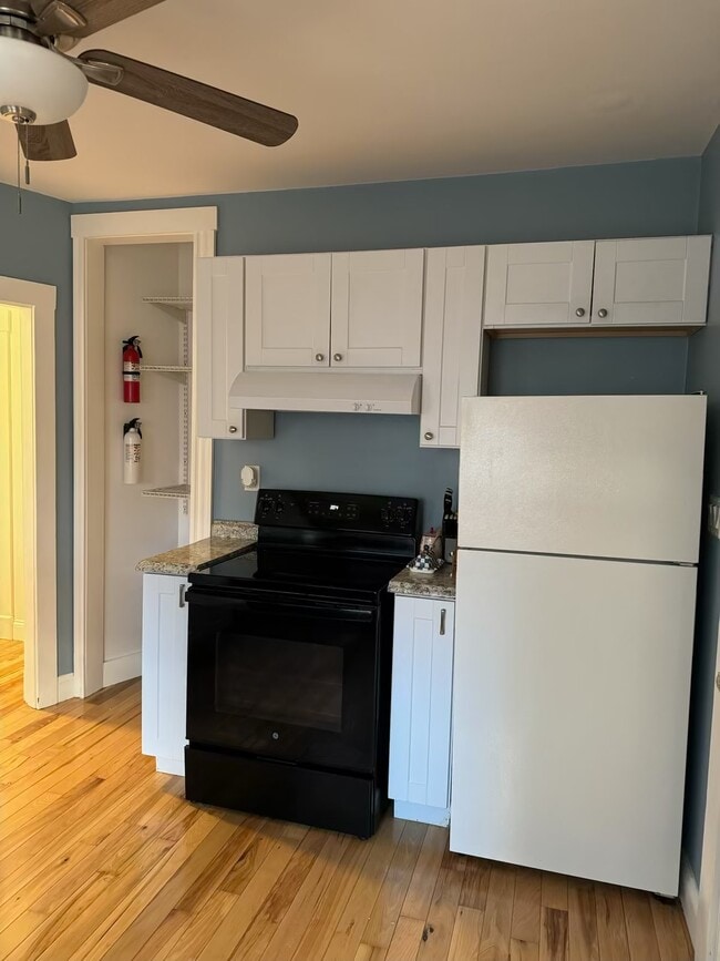 Foto del edificio - 695 Adams St