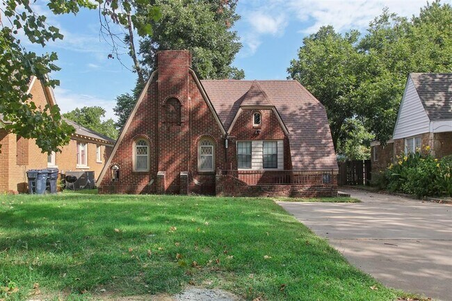Building Photo - 2645 NW 13th St