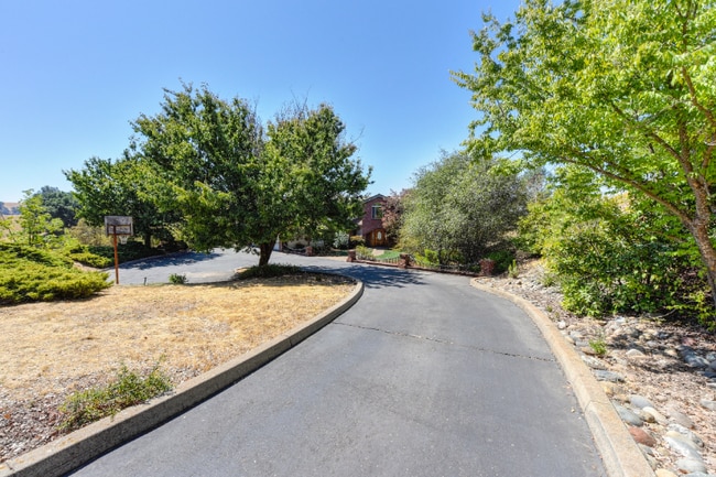 Building Photo - 13359 Amador Rd