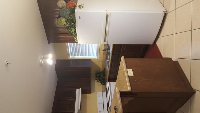 Building Photo - 403 S 48th Ln