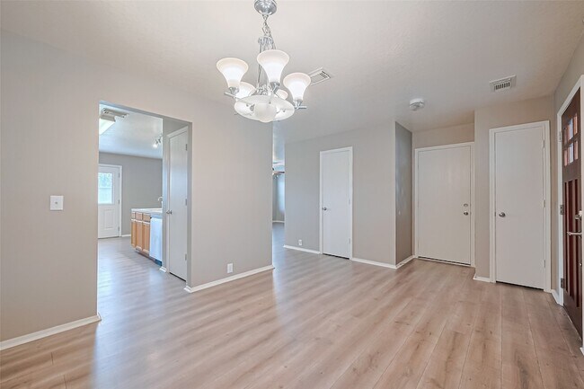 Foto del edificio - 2307 Emory Knoll Dr