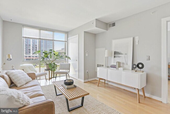 Foto del edificio - 1000 New Jersey Ave SE