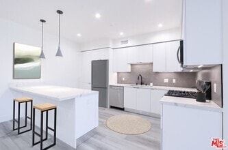 Building Photo - 11800 Courtleigh Dr