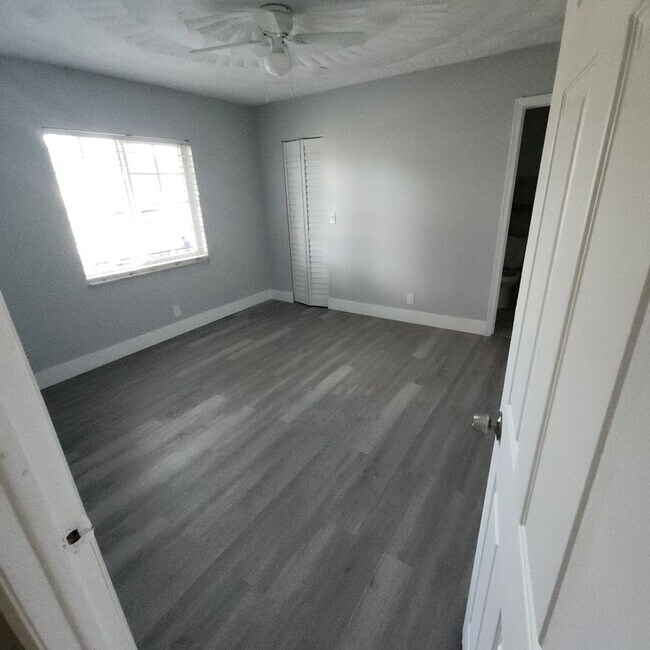 Foto del edificio - 308 SW 76th Terrace