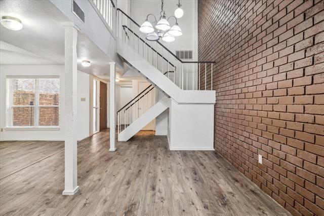 Foto del edificio - 1302 Summerwood Ln