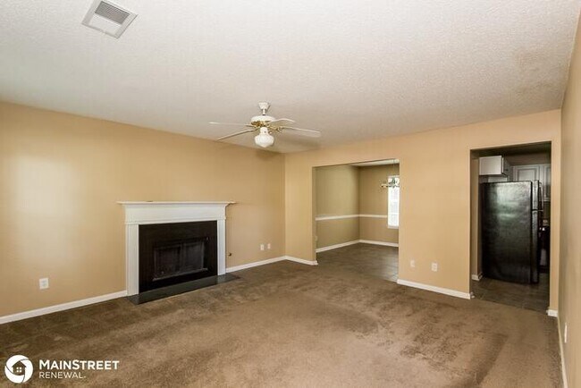 Building Photo - 1058 Erie Circle, Stone Mountain, GA 30087