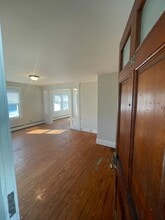 Building Photo - 104 Summer St