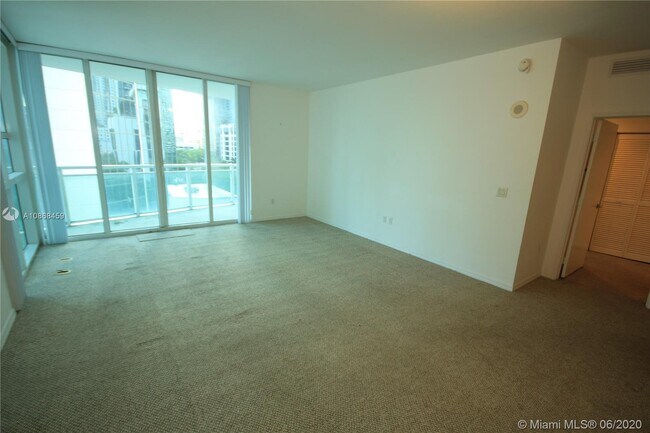 Building Photo - 951 Brickell Ave