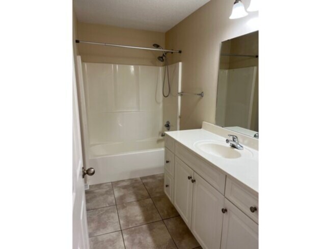 Building Photo - 9916 Guidy Ln