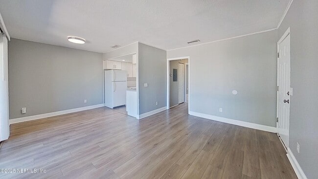 Building Photo - 330 6th Ave N