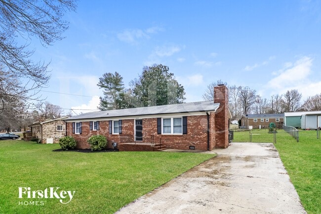 Building Photo - 4809 Maplecrest Dr