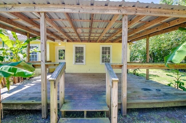 Building Photo - 3901 McKinney Dr