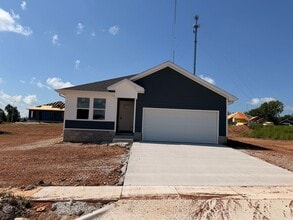 Building Photo - 804 W Meason Ave