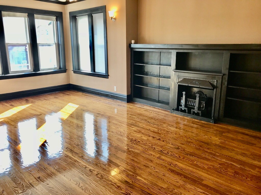 Foto principal - 6642 S Troy St
