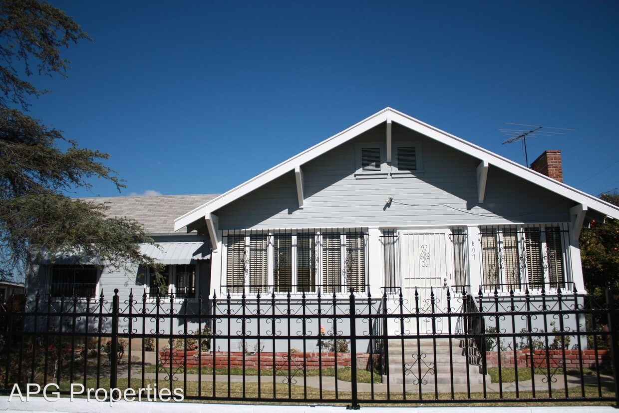 Primary Photo - 607 W La Jolla St
