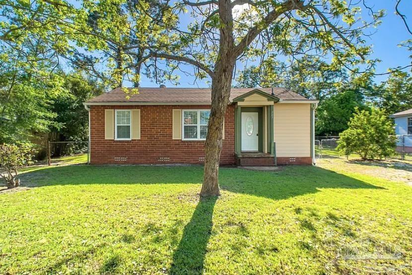 Foto principal - 207 Berry Rd