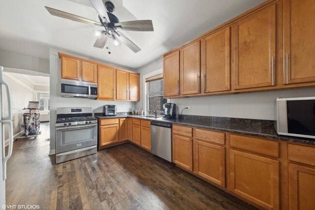 Foto del edificio - 4836 W Nelson St